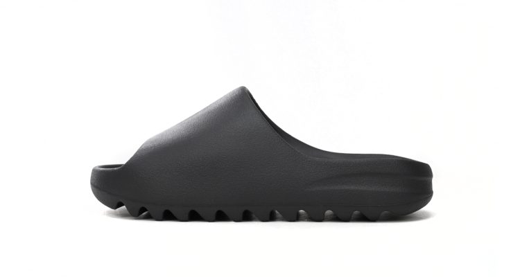 Shoes That Make Your Outfits Pop with Style Shoes That Make Your Outfits Pop with Style